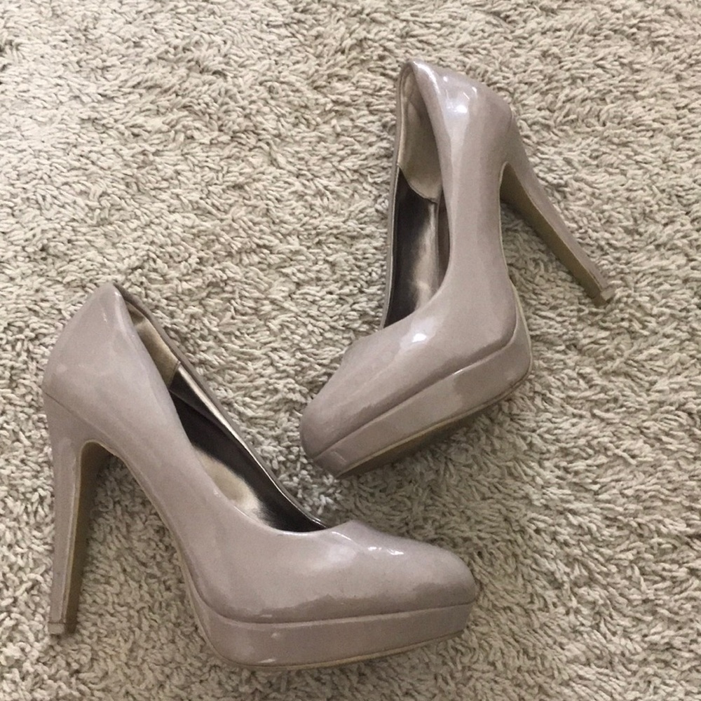Steve Madden nude pumps